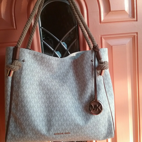 michael kors isla